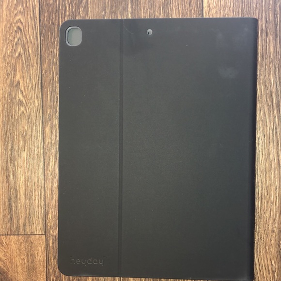 NWT Folio Case with stylist holder. For 10.2 in iPad & 10.5 in iPad Air - Picture 10 of 12
